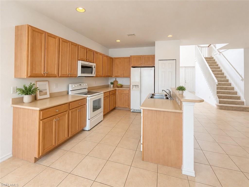 17038 Tremont St Property Photo 7