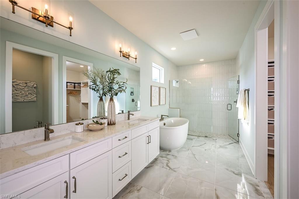 13685 Loredo Way Property Photo 7