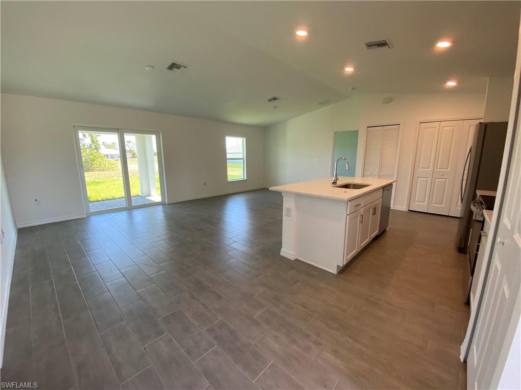 1906 Jacaranda Pkwy W Property Photo 4
