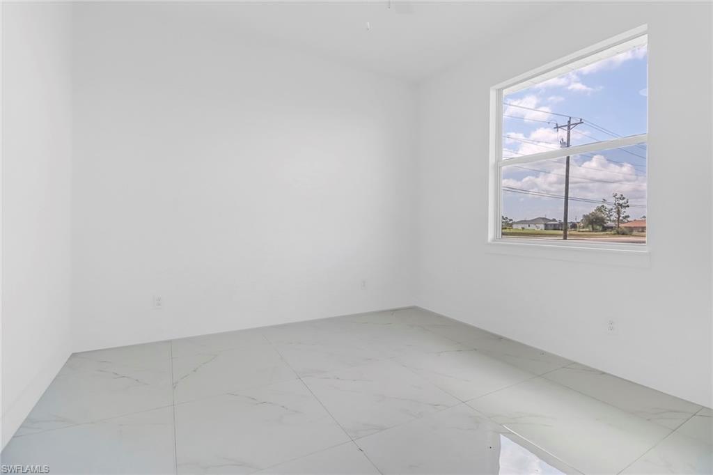 2933 Van Buren Pkwy Property Photo 9
