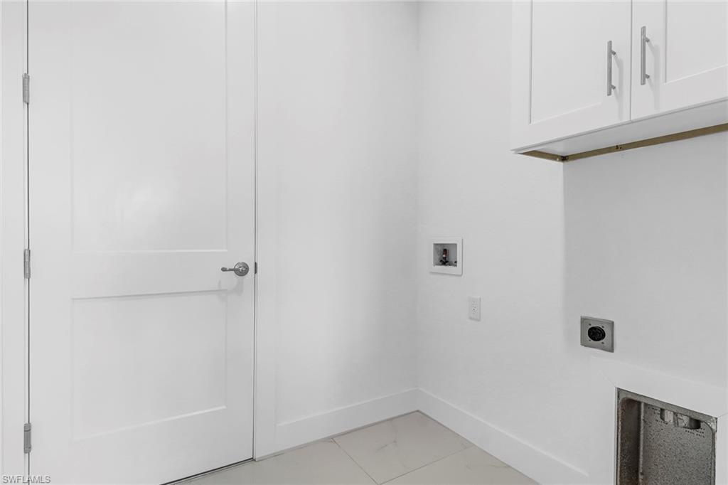 2933 Van Buren Pkwy Property Photo 13
