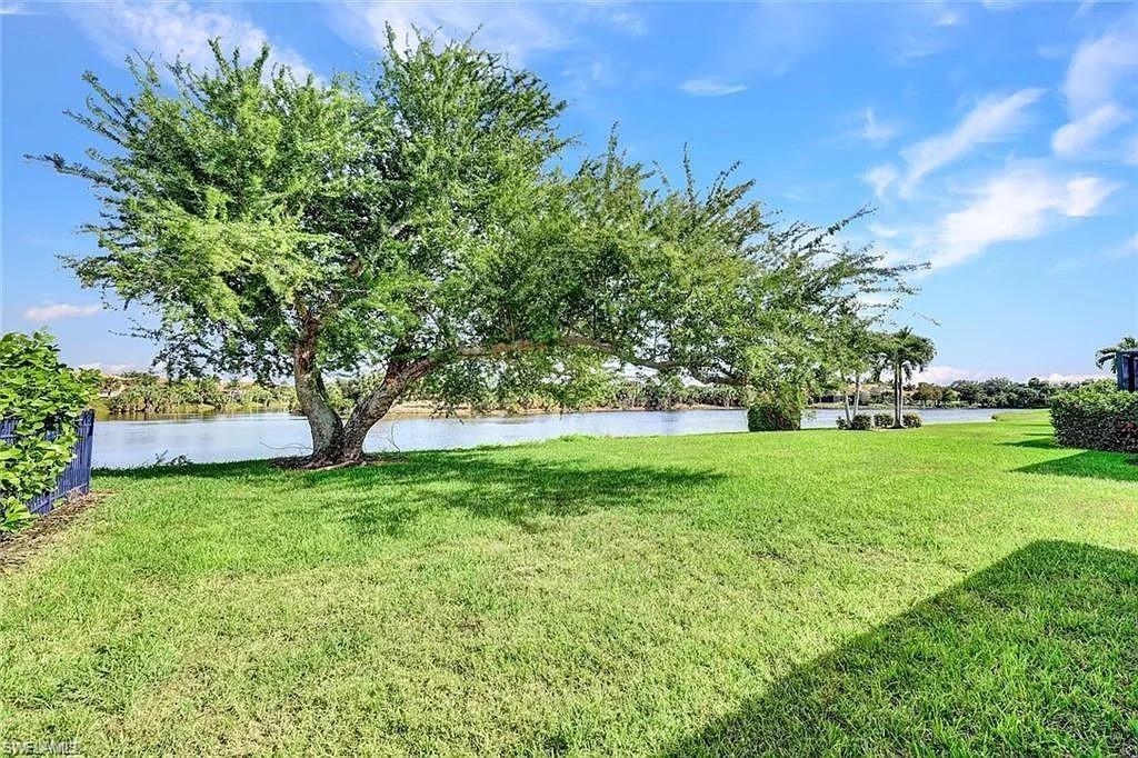 13092 Silver Thorn Loop Property Photo 16
