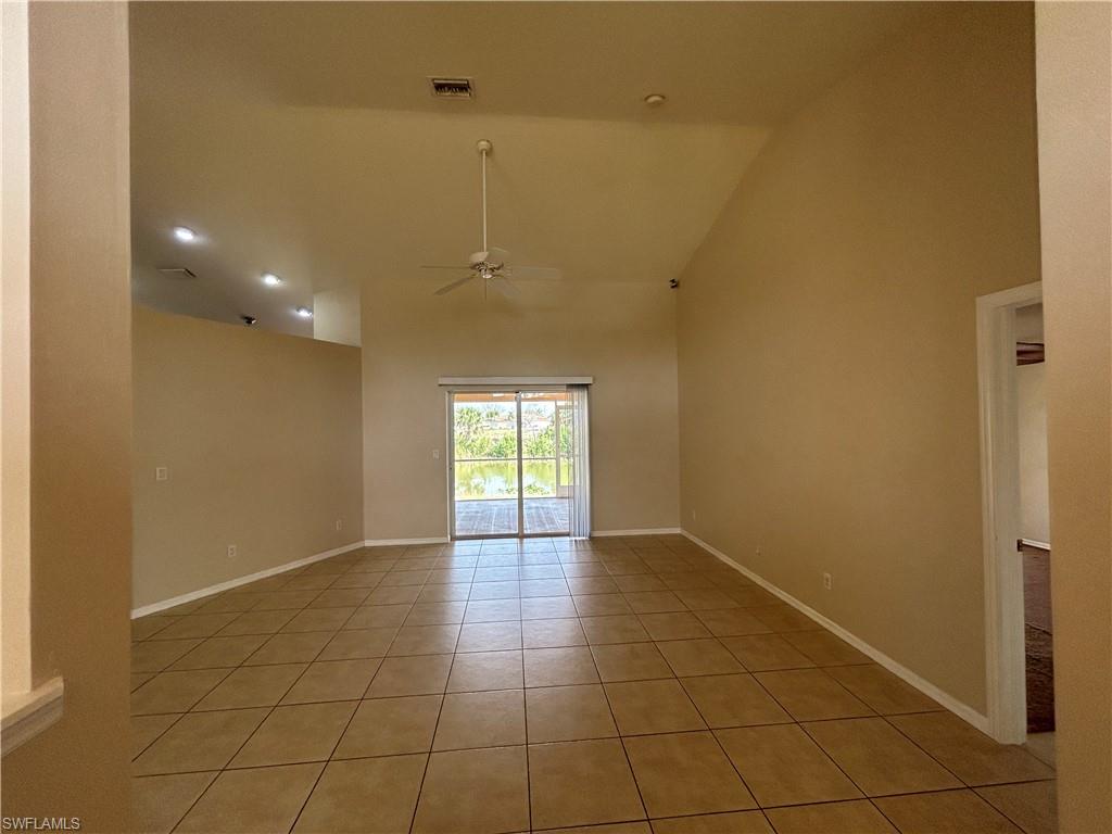 1405 Ne 5th Pl Property Photo 4
