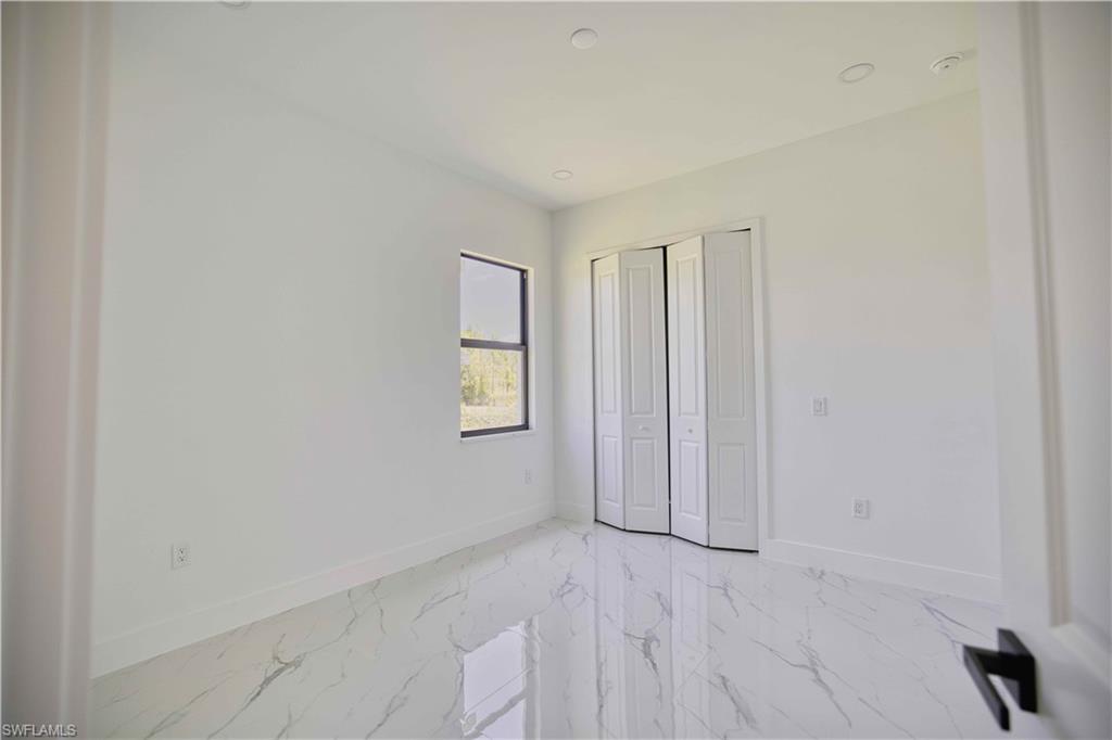 906 Greenwood Ave W Property Photo 32