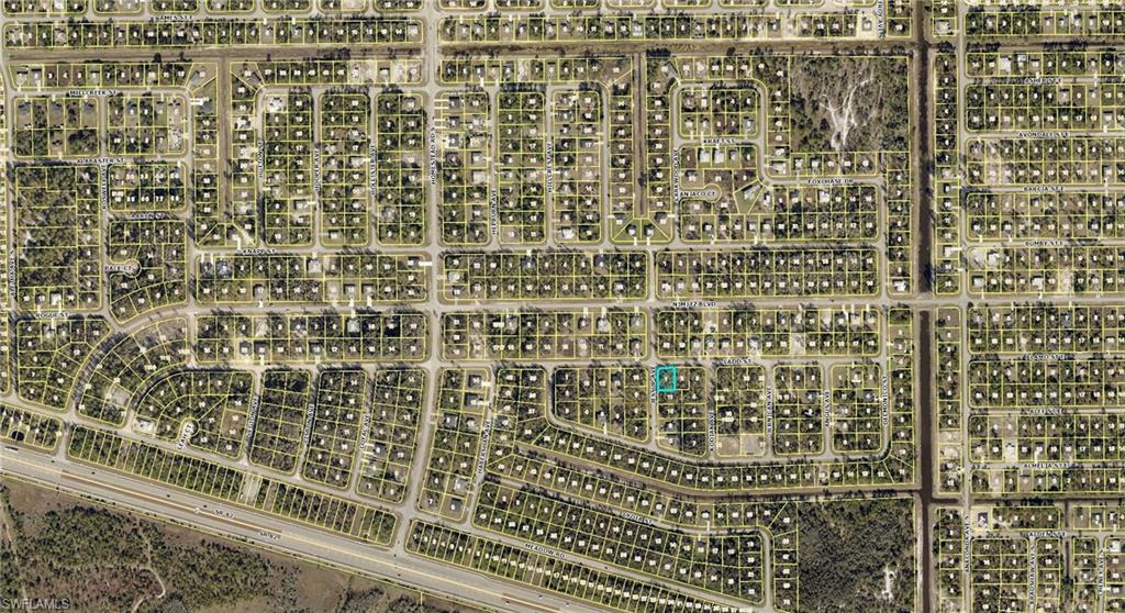 644 Ladd St Property Photo 4