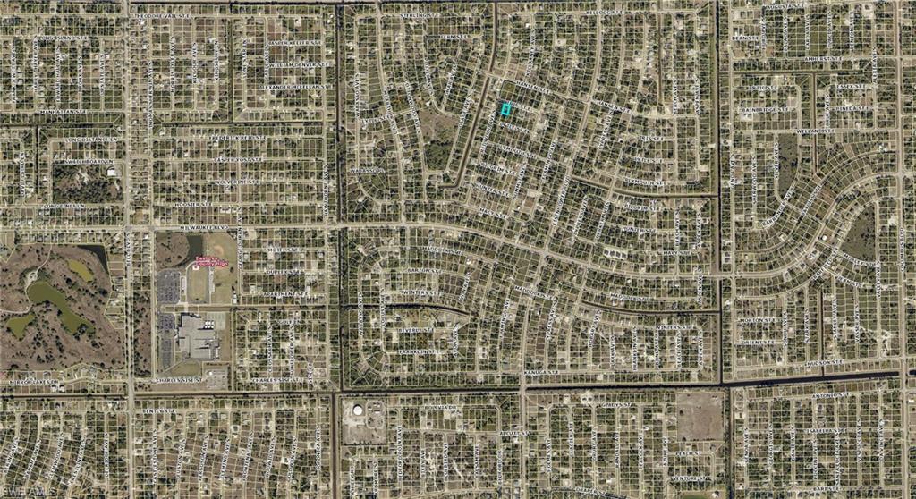 954 Iris St E Property Photo 6