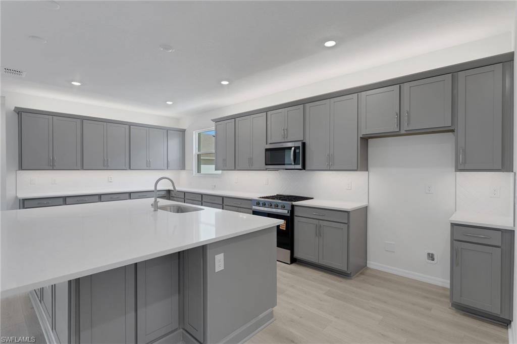 17013 Great Heron Ln Property Photo 18