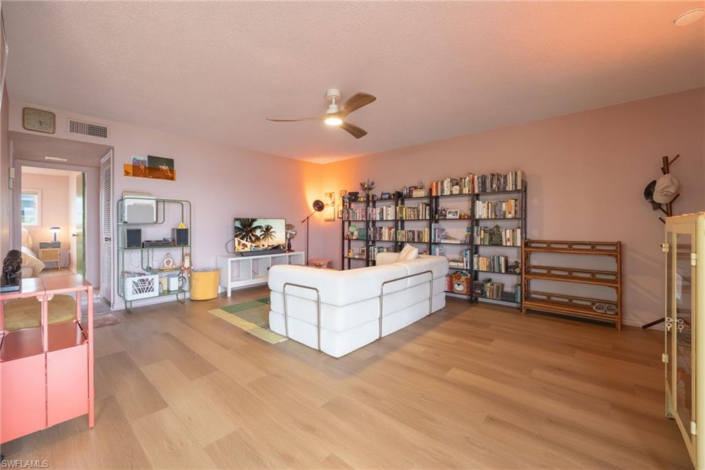 3225 E Riverside Dr 31c Property Photo 4