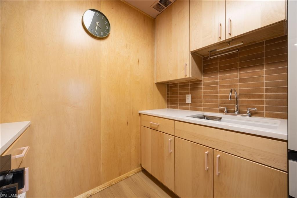 3225 E Riverside Dr 31c Property Photo 11