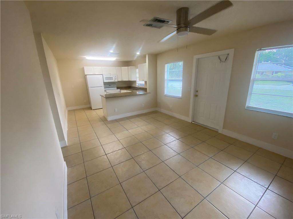 2217-2219 Violet Dr 2219 Property Photo 3