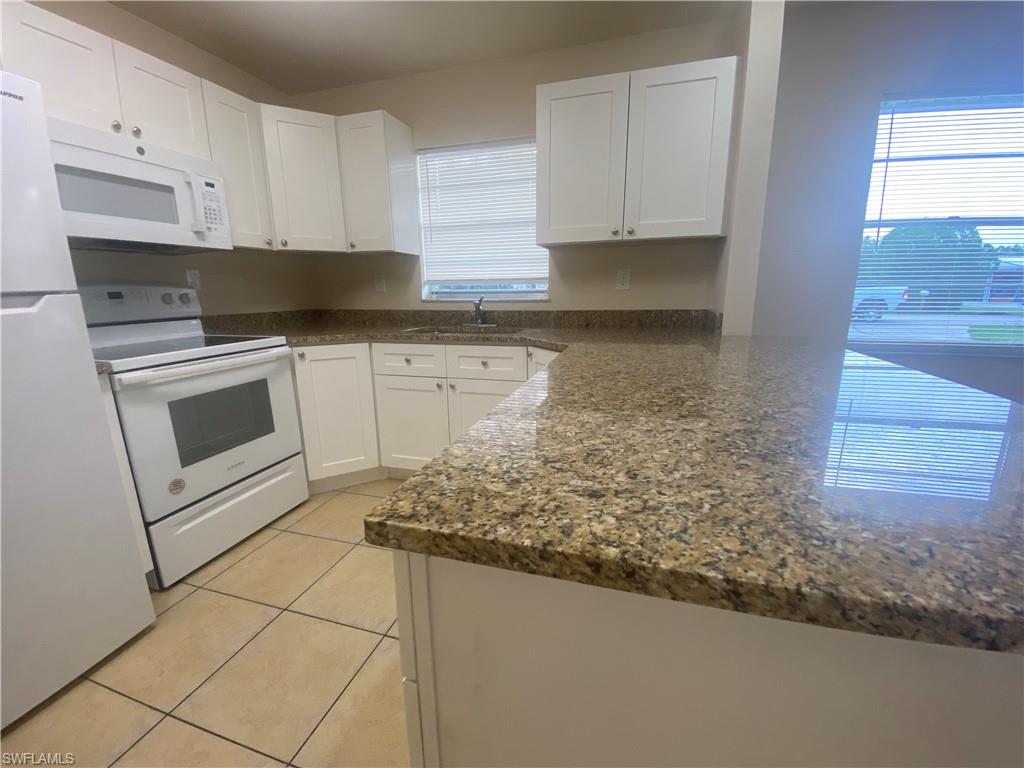 2217-2219 Violet Dr 2219 Property Photo 4
