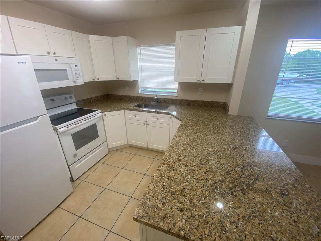 2217-2219 Violet Dr 2219 Property Photo 5
