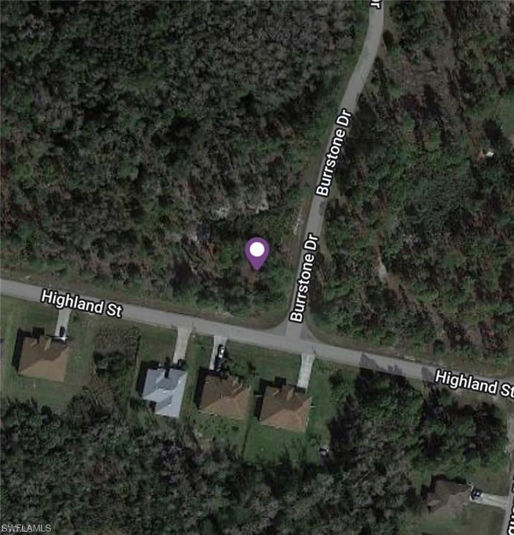 445 Highland St Property Photo 2