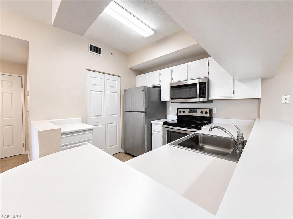 6490 Aragon Way 303 Property Photo 7