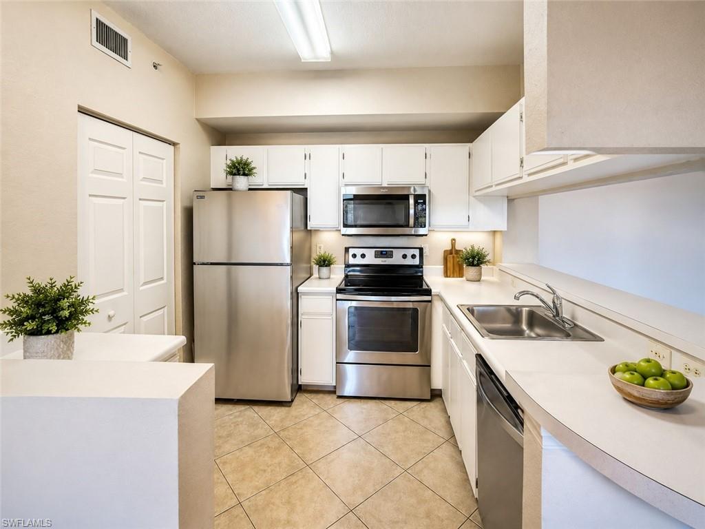 6490 Aragon Way 303 Property Photo 9