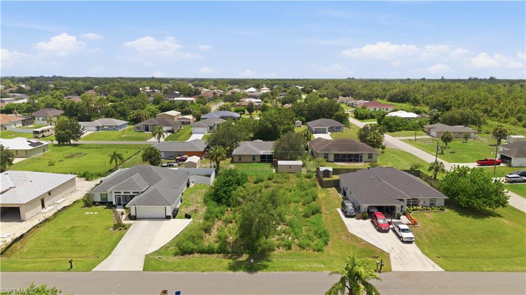 6421 Castlewood Cir Property Photo 2