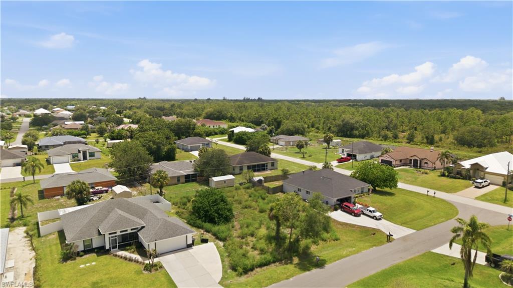 6421 Castlewood Cir Property Photo 5
