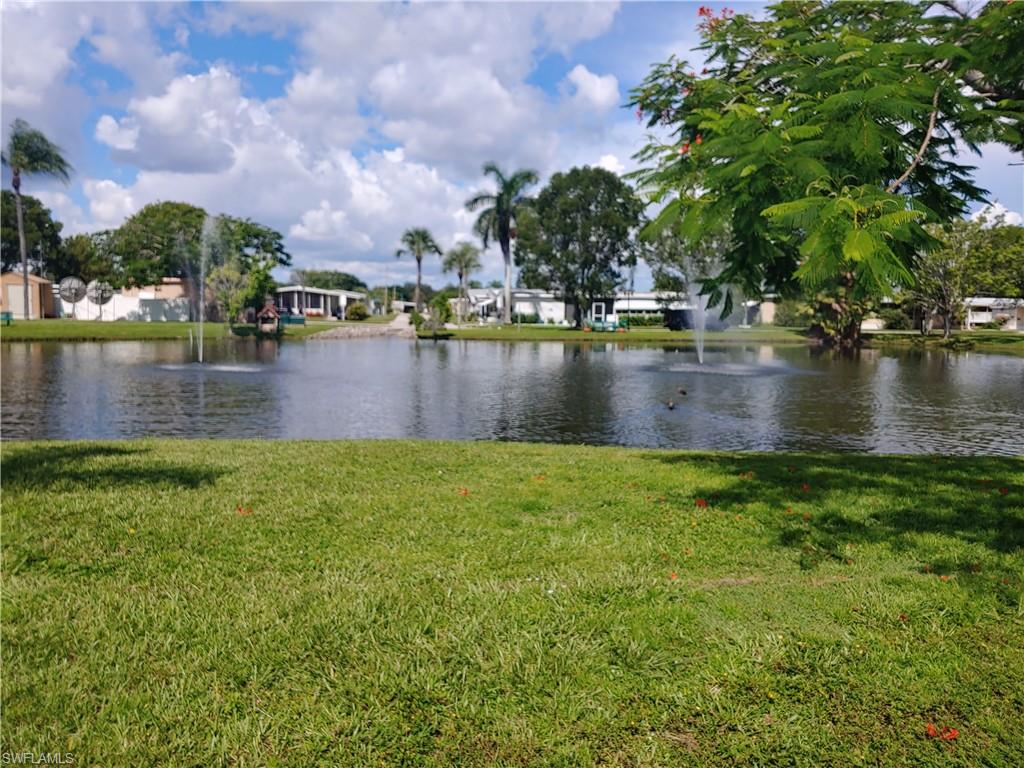 33 Poinsettia Dr Property Photo 3