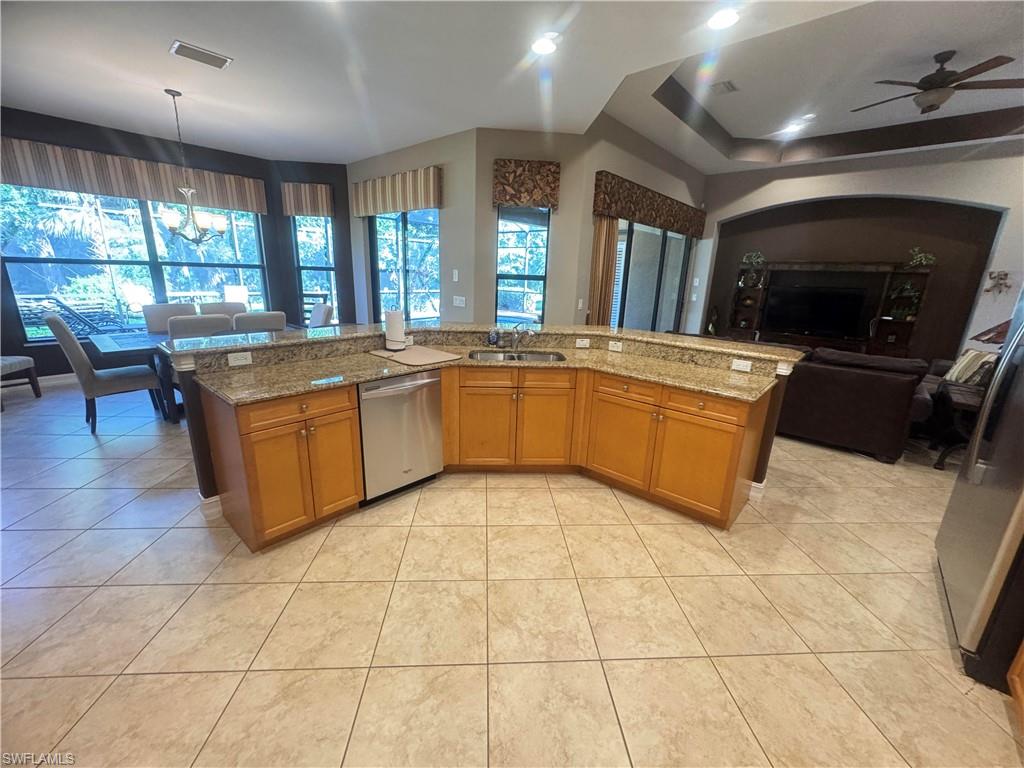 11848 Rosalinda Ct Property Photo 17
