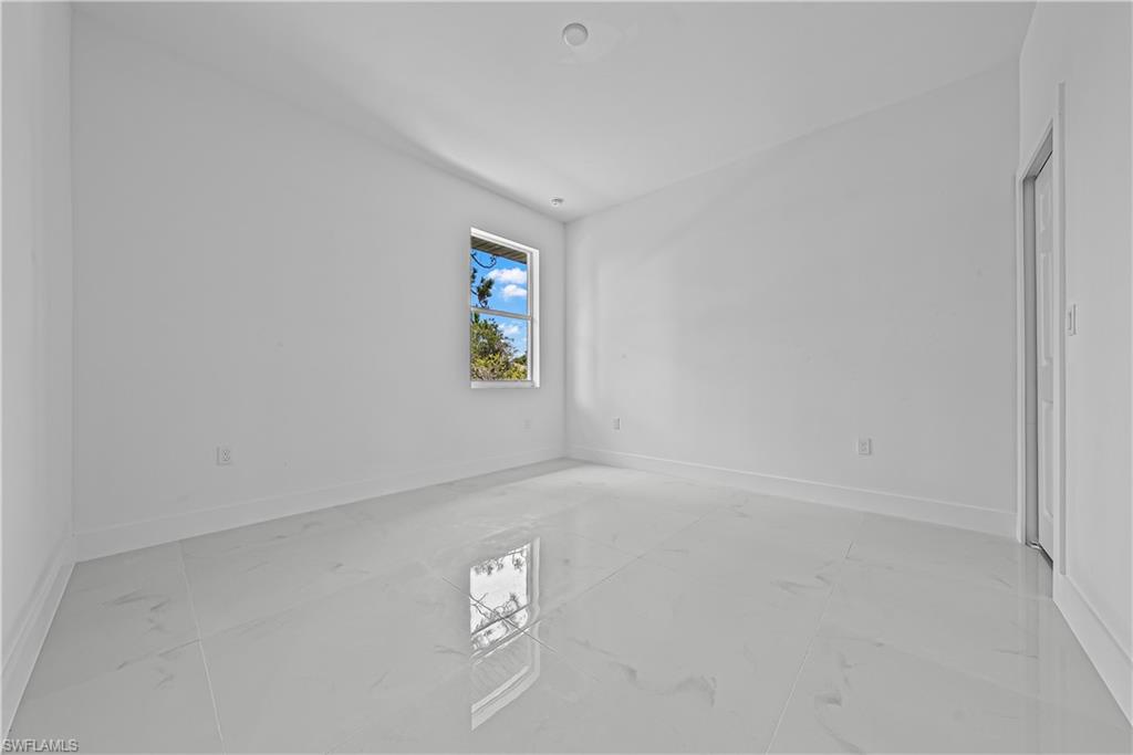3203 66th St W Property Photo 13