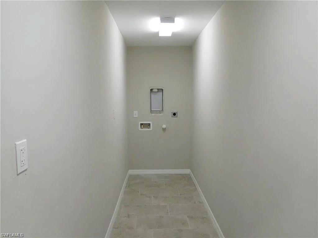 2930 Diplomat Pkwy W Property Photo 11