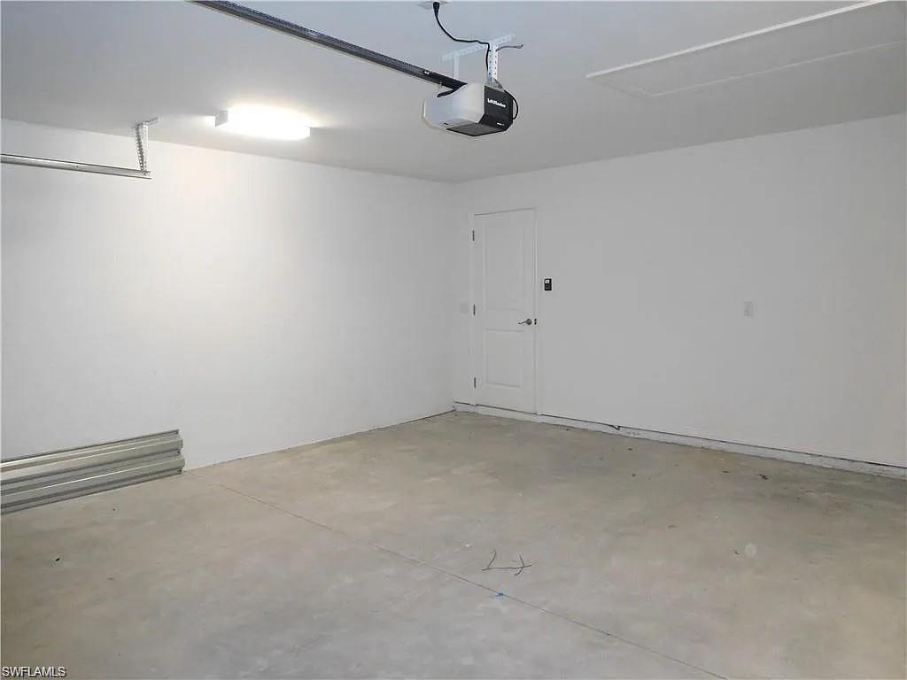 2930 Diplomat Pkwy W Property Photo 12