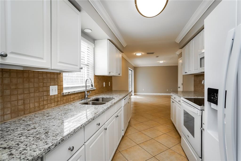 19035 Miami Blvd Property Photo 6
