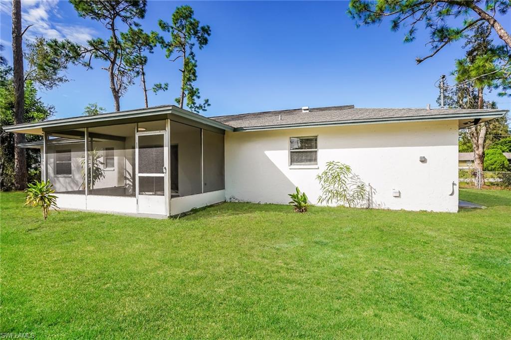 19035 Miami Blvd Property Photo 15