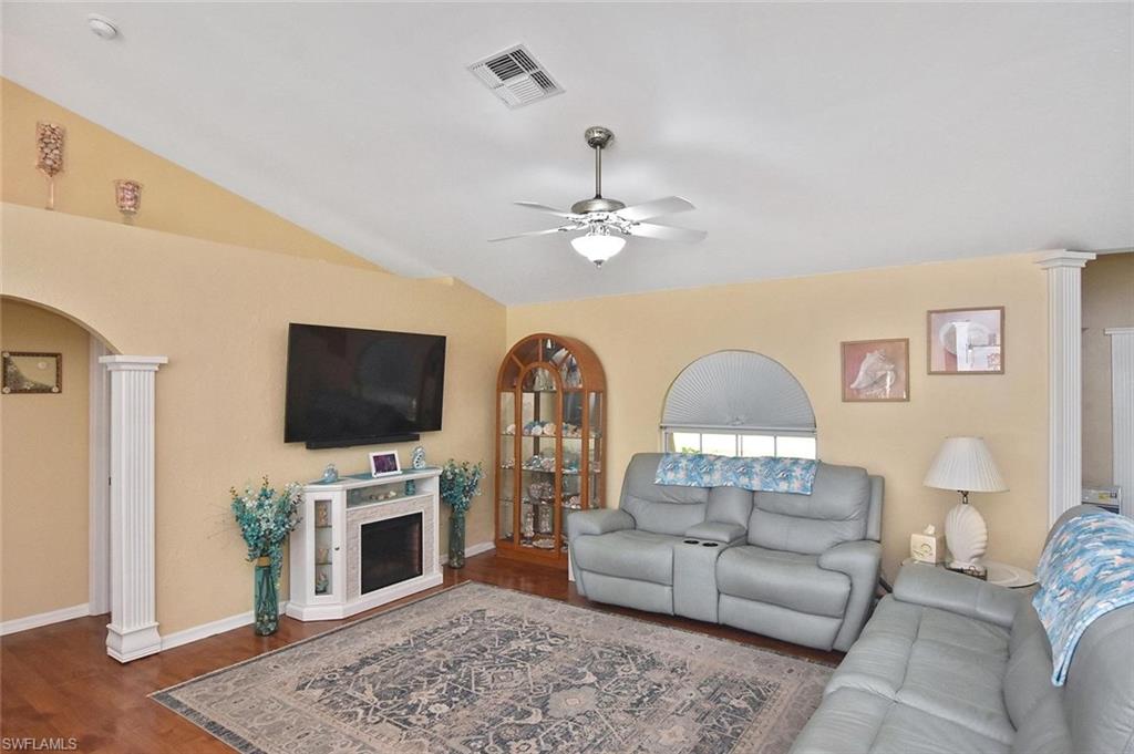 18674 Spruce Dr E Property Photo 4