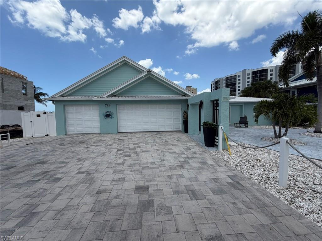 243 Estrellita Dr Property Photo 3