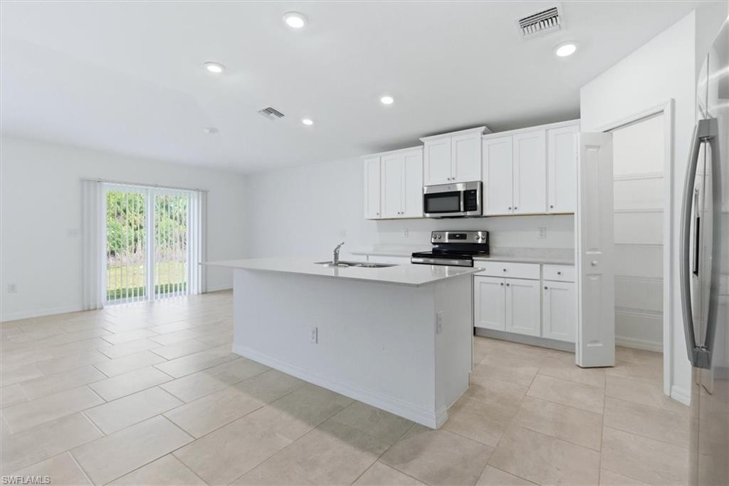 3911 Treasure Oak Way Property Photo 7