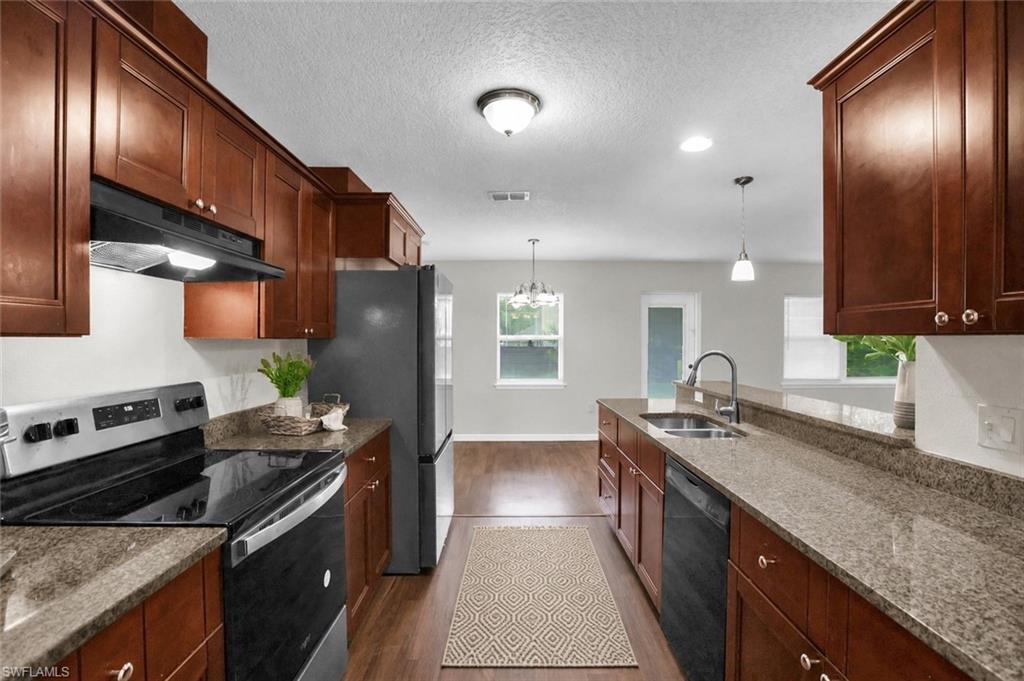1090 Parnell Ct Property Photo 5