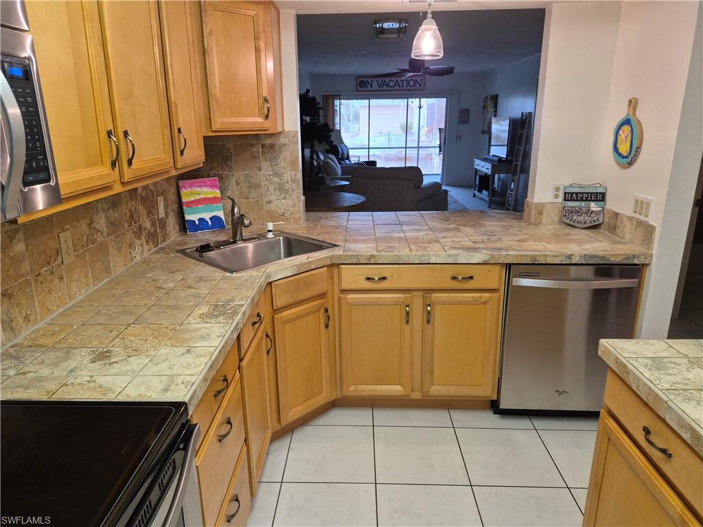830 Sw 48th Ter 3 Property Photo 10