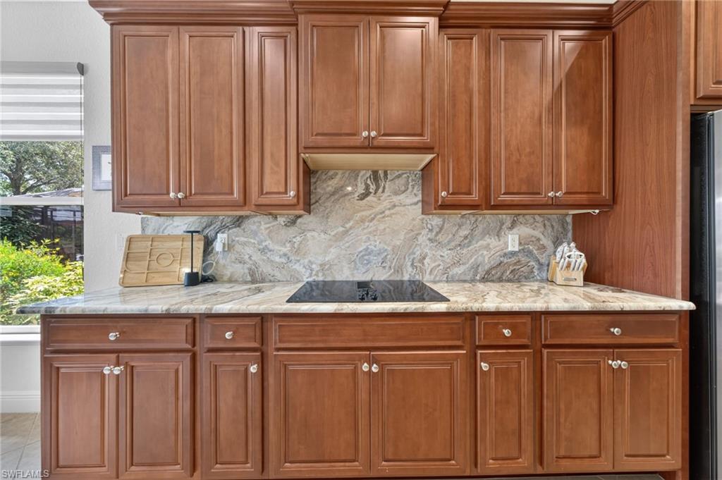 14073 Lavante Ct Property Photo 9