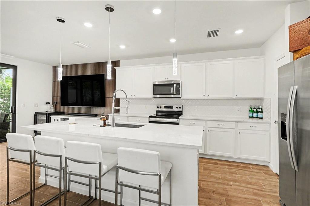 27837 Solis Grande Dr Property Photo 4