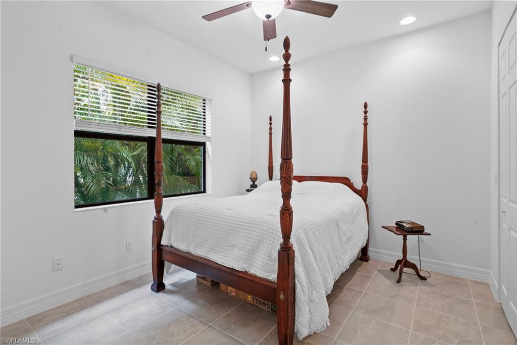 11536 Foxbriar Ln Property Photo 28