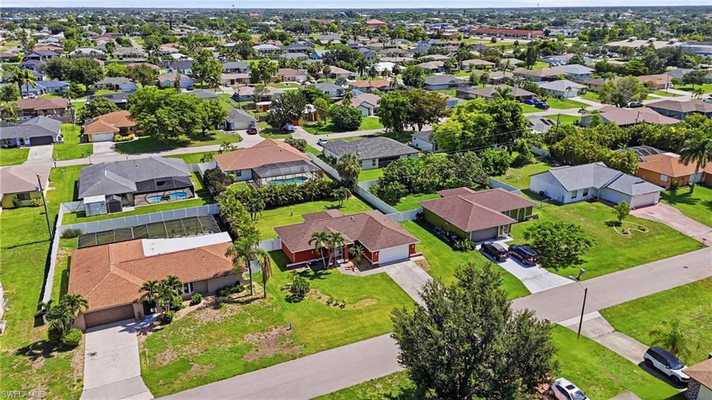 1403 Ne Van Loon Ter Property Photo 9