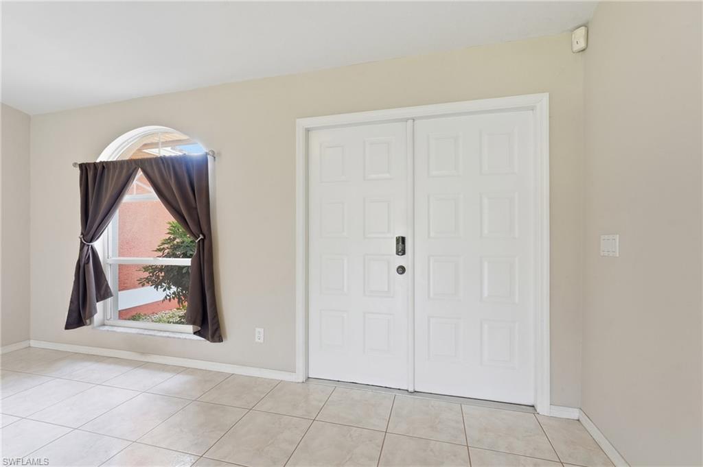 1403 Ne Van Loon Ter Property Photo 13