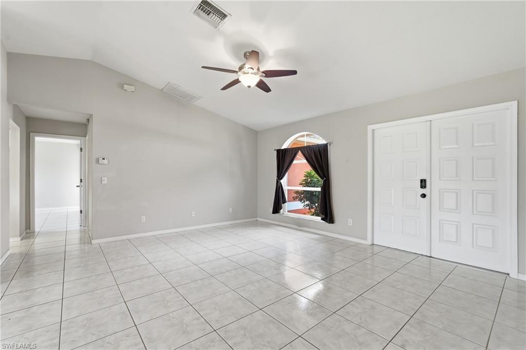 1403 Ne Van Loon Ter Property Photo 14