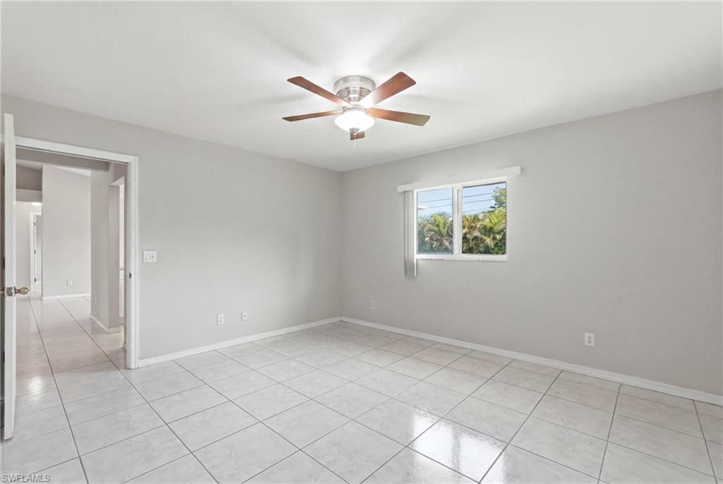 1403 Ne Van Loon Ter Property Photo 27