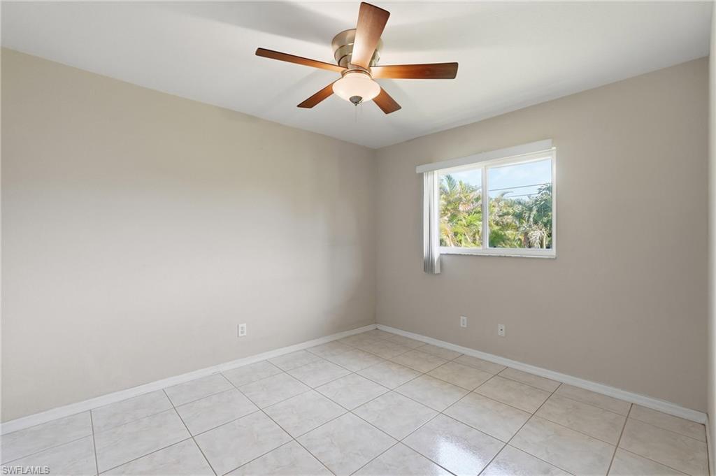 1403 Ne Van Loon Ter Property Photo 30