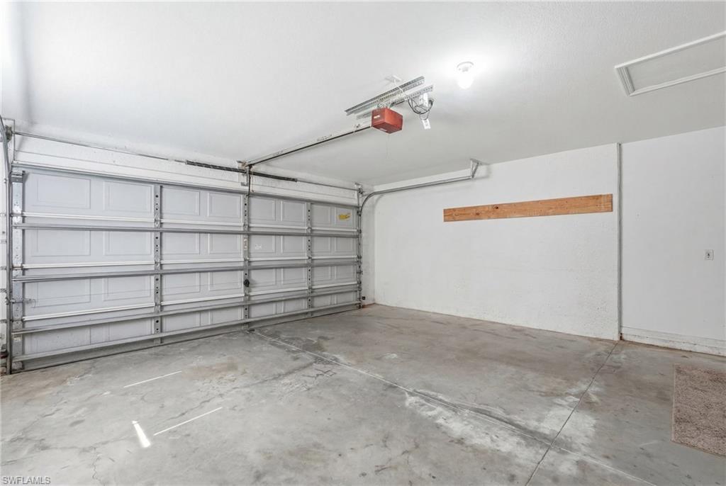 1403 Ne Van Loon Ter Property Photo 36