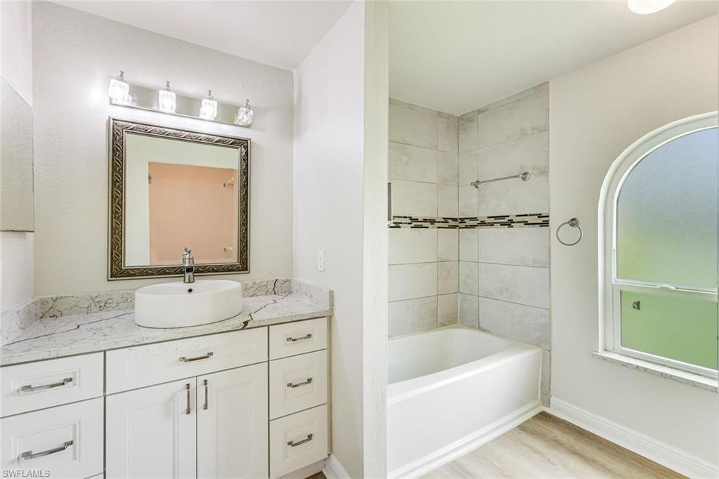 5201 4th St W Property Photo 7