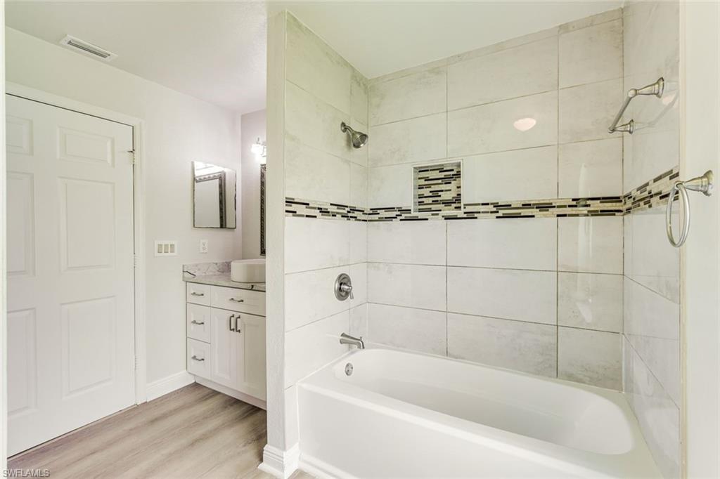 5201 4th St W Property Photo 8