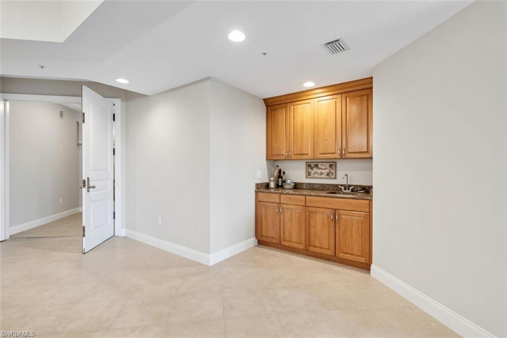 6081 Silver King Blvd 202 Property Photo 6