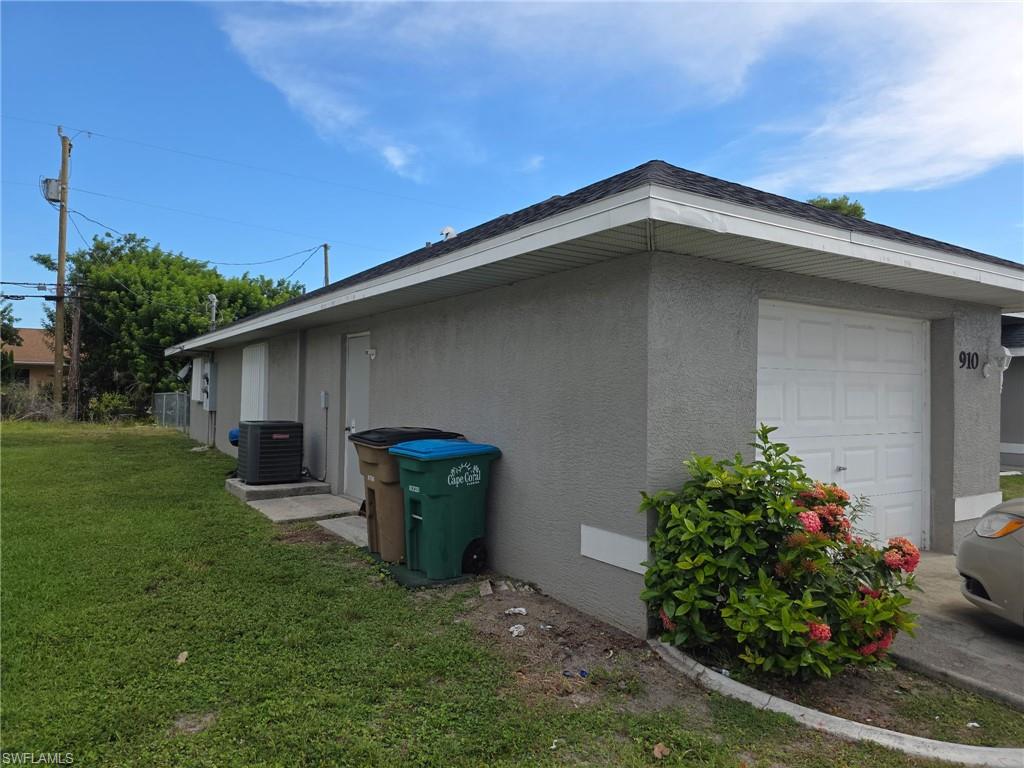 910 Cape Coral Pkwy W Property Photo 2