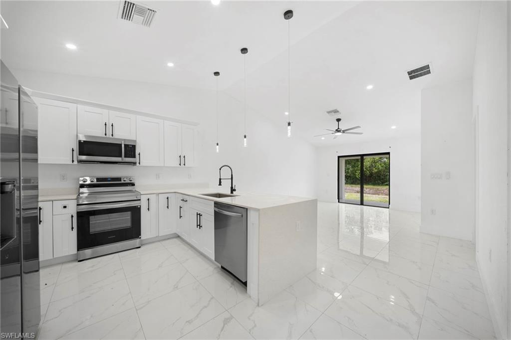 668 Chemstrand St E Property Photo 3