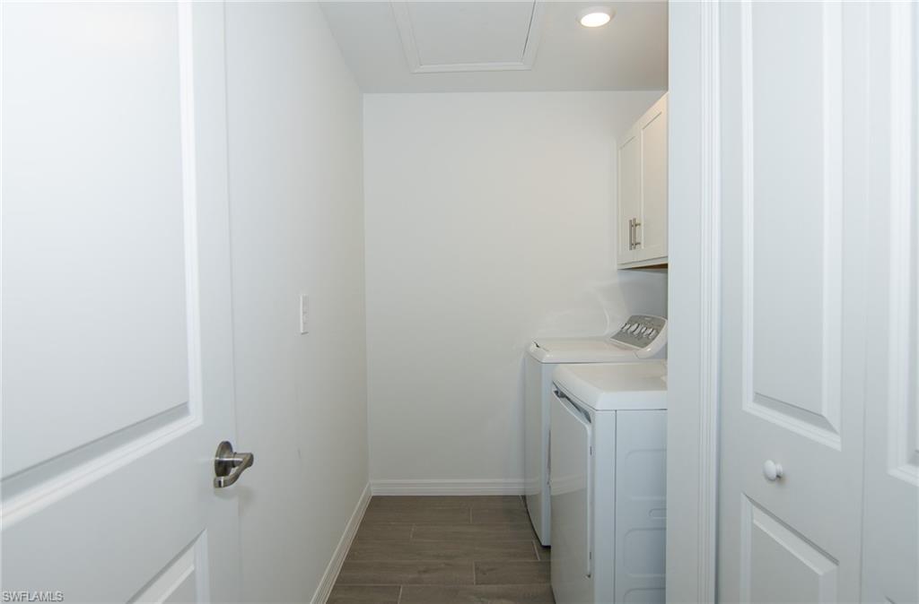 2433 Avocado Ln Property Photo 28