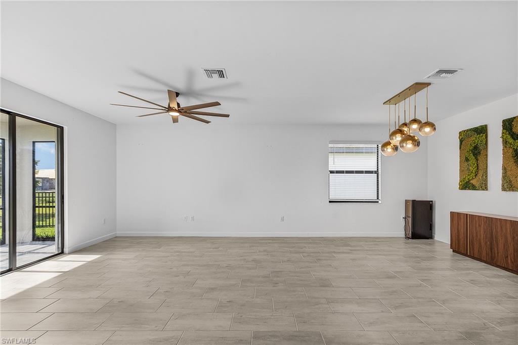 11151 Timber Creek Dr E Property Photo 7