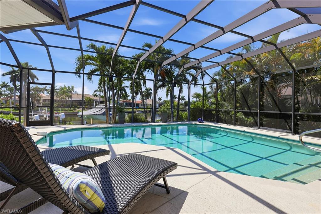 1233 Sea Breeze Ct Property Photo 2